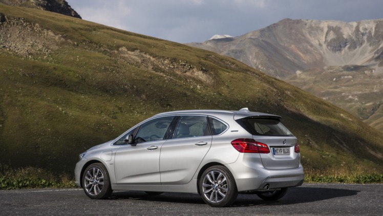 BMW introduceert de 225xe als plug-in hybride variant van de 2 Serie Active Tourer. De BMW F45 PHEV komt eind 2015 op de markt met 7% bijtelling.
