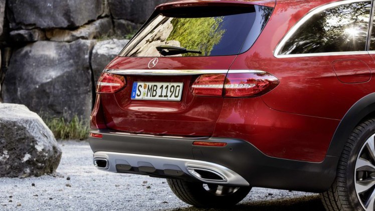 Mercedes-Benz levert vanaf de huidige generatie E-Klasse ook een off-road-uitvoering voor de E-Klasse Estate, de All-Terrain. Hoe dat bevalt zocht AutoVandaag uit met een rijtest.