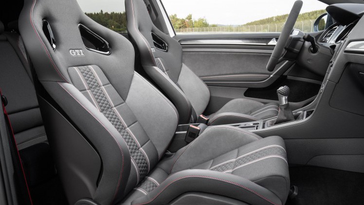 Volkswagen eert de GTI met de speciale jubileumuitvoering in de vorm van de Golf GTI Clubsport.