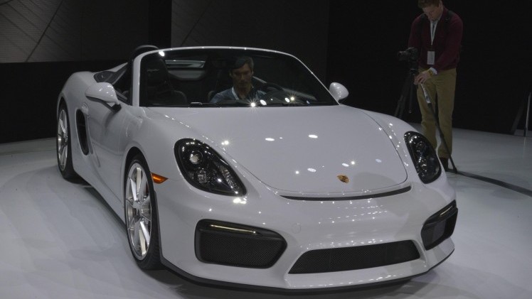 Porsche zet de nieuwe Boxster Spyder als wereldprimeur op de New York International Auto Show 2015.