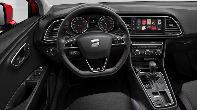 SEAT heeft de facelift van de 2017 Leon gepresenteerd. De wijzigingen zijn subtiel maar frissen de compacte middenklasser wel op.