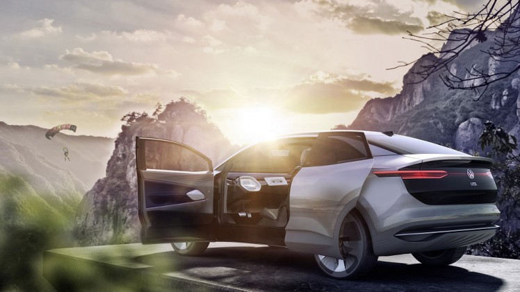 Volkswagen heeft nu het doek getrokken van de nieuwe I.D. conceptcar. De vierdeurs coup-SUV heeft de naam Crozz gekregen. De auto presenteert onder andere een interieur met luchtzuiveringssysteem.
