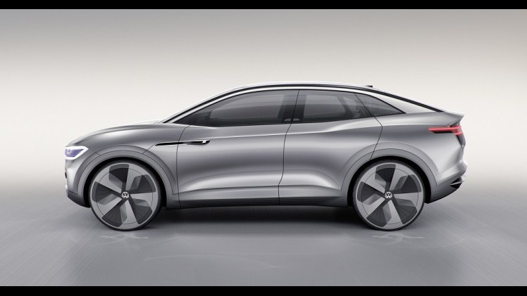 Volkswagen heeft nu het doek getrokken van de nieuwe I.D. conceptcar. De vierdeurs coup-SUV heeft de naam Crozz gekregen. De auto presenteert onder andere een interieur met luchtzuiveringssysteem.