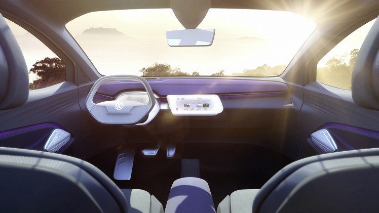 Volkswagen heeft nu het doek getrokken van de nieuwe I.D. conceptcar. De vierdeurs coup-SUV heeft de naam Crozz gekregen. De auto presenteert onder andere een interieur met luchtzuiveringssysteem.