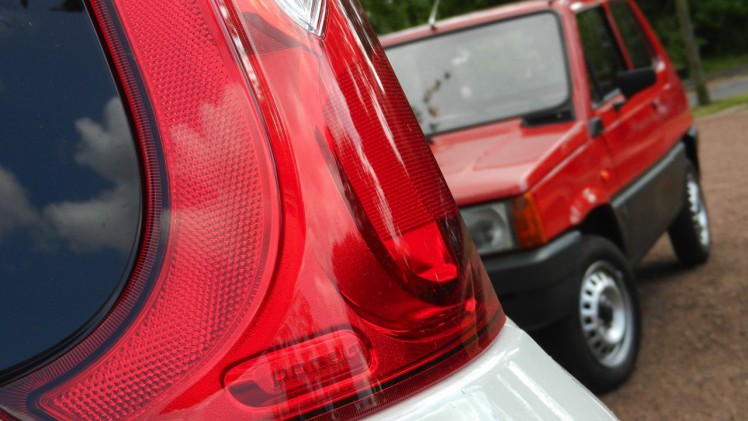 Autotest Fiat Panda 1.2 Edizione Cool met viercilinder. Anno 2016 te koop voor minder dan 10.000 euro. Net als de Panda 34 een betaalbare auto. De geschiedenis herhaalt zich.