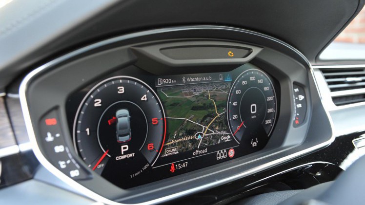 Audi biedt in de nieuwste oplage van de grote A8 alle denkbare luxe en elektronische voorzieningen. Wordt dat allemaal niet een beetje te veel? Een test.