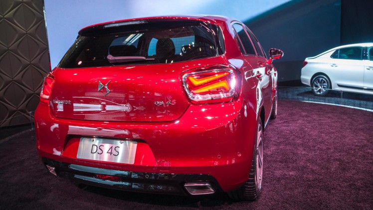 De DS4 voor China heet DS4 S en toont zich nog extravaganter dan de reguliere DS 4 voor Europa.