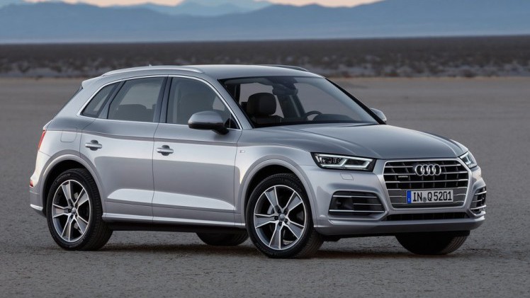Audi heeft op de Autosalon van Parijs de nieuwe Q5 onthuld, voor het eerst leverbaar met onder andere luchtvering.