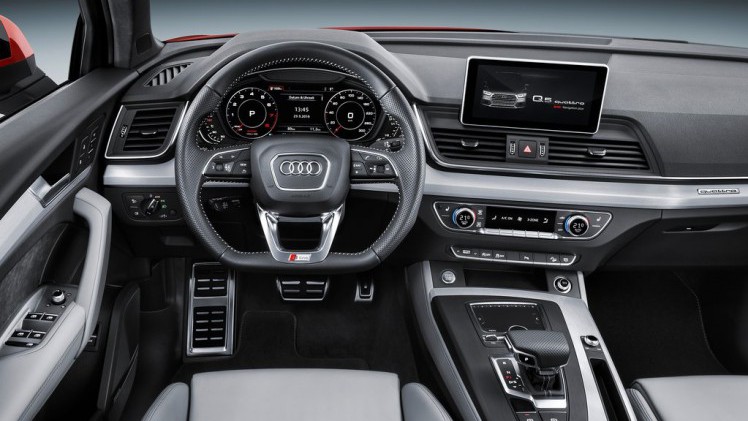 Audi heeft op de Autosalon van Parijs de nieuwe Q5 onthuld, voor het eerst leverbaar met onder andere luchtvering.