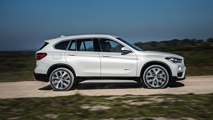 De nieuwe BMW X1 is digitaal onthuld en komt eind oktober 2015 naar Nederland. Hij transformeert tot SUV met stoerdere looks, voor- of vierwielaandrijving en 20% bijtelling als diesel.