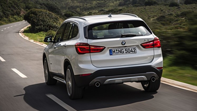 De nieuwe BMW X1 is digitaal onthuld en komt eind oktober 2015 naar Nederland. Hij transformeert tot SUV met stoerdere looks, voor- of vierwielaandrijving en 20% bijtelling als diesel.