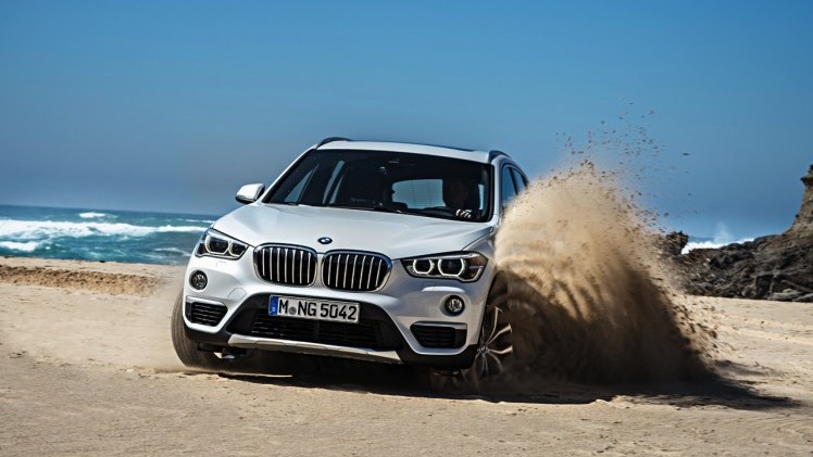 De nieuwe BMW X1 is digitaal onthuld en komt eind oktober 2015 naar Nederland. Hij transformeert tot SUV met stoerdere looks, voor- of vierwielaandrijving en 20% bijtelling als diesel.