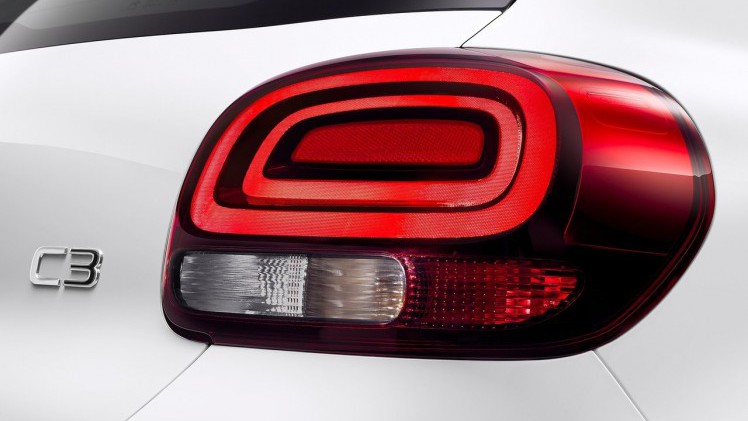 Citron gaat weer op de eigenzinnige toer. Na de C4 Cactus is ook de nieuwe Citron C3 daar een voorbeeld van. Is hij echt zo comfortabel als wordt beloofd? AutoVandaag deed een rijtest.