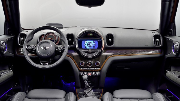 De nieuwe Mini Countryman werd gisteren gepresenteerd. Vandaag zetten we op een rijtje wat je echt over de auto moet of wilt weten.