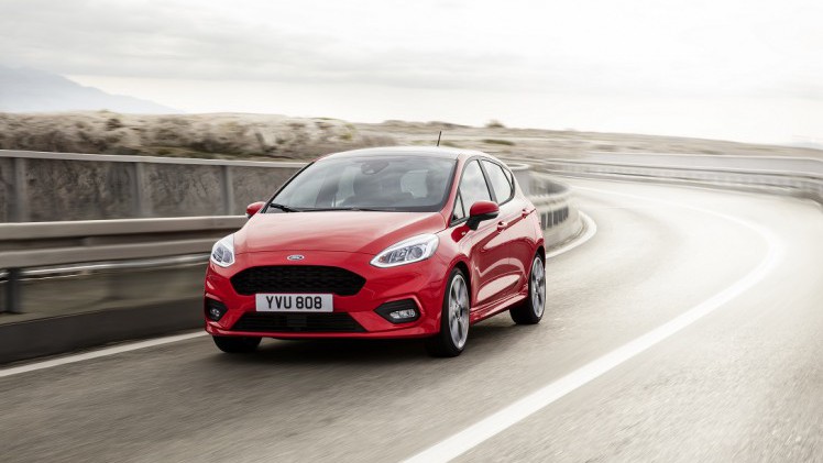 Nadat Ford de nieuwe Fiesta in vier uitvoeringen heeft gepresenteerd, is nu ook meer andere informatie bekend geworden. Bijvoorbeeld welke motoren, rijhulpsystemen en uitrusting de auto krijgt.