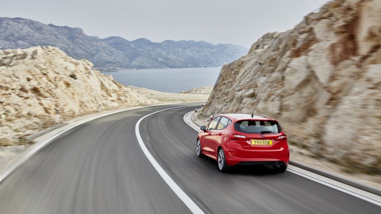 Nadat Ford de nieuwe Fiesta in vier uitvoeringen heeft gepresenteerd, is nu ook meer andere informatie bekend geworden. Bijvoorbeeld welke motoren, rijhulpsystemen en uitrusting de auto krijgt.