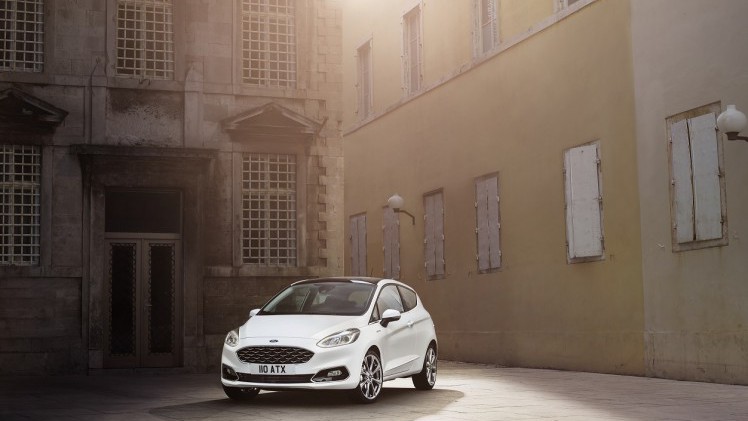 Nadat Ford de nieuwe Fiesta in vier uitvoeringen heeft gepresenteerd, is nu ook meer andere informatie bekend geworden. Bijvoorbeeld welke motoren, rijhulpsystemen en uitrusting de auto krijgt.