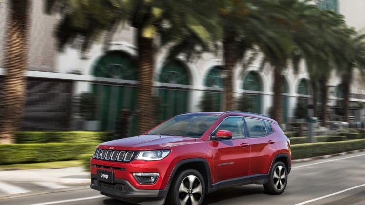 Nadat hij vorige week betrapt was tijdens een officile fotoshoot, komt Jeep nu zelf met beeld en informatie over de nieuwe 2017 Jeep Compass.
