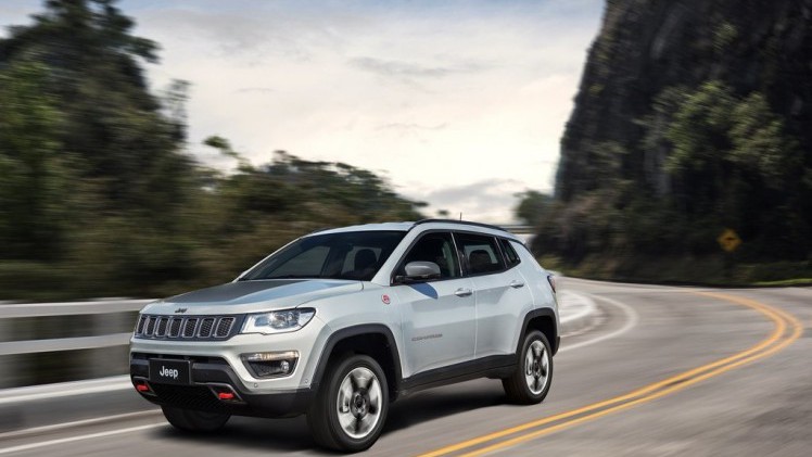 Nadat hij vorige week betrapt was tijdens een officile fotoshoot, komt Jeep nu zelf met beeld en informatie over de nieuwe 2017 Jeep Compass.