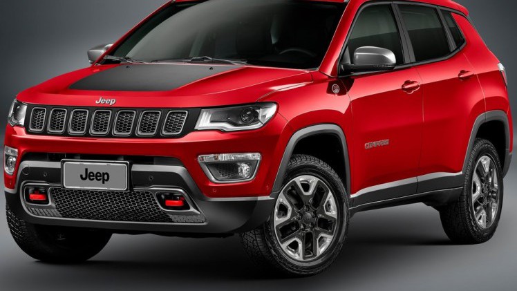 Nadat hij vorige week betrapt was tijdens een officile fotoshoot, komt Jeep nu zelf met beeld en informatie over de nieuwe 2017 Jeep Compass.