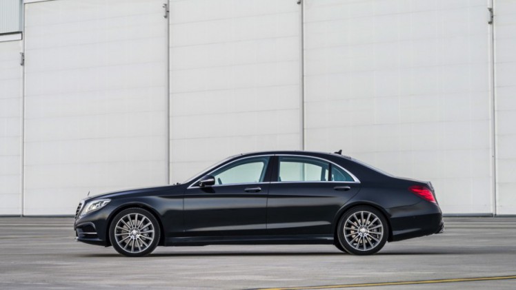 Mercedes-Benz laat de nieuwe E-Klasse W223 al uitlekken. Het model heeft veel weg van zijn grotere en kleinere broer, de S-Klasse en C-Klasse.