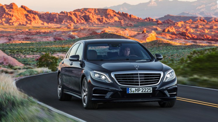 Mercedes-Benz laat de nieuwe E-Klasse W223 al uitlekken. Het model heeft veel weg van zijn grotere en kleinere broer, de S-Klasse en C-Klasse.