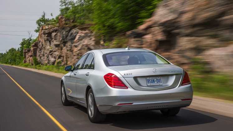 Mercedes-Benz laat de nieuwe E-Klasse W223 al uitlekken. Het model heeft veel weg van zijn grotere en kleinere broer, de S-Klasse en C-Klasse.