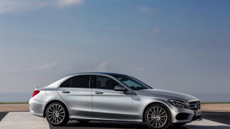 Mercedes-Benz laat de nieuwe E-Klasse W223 al uitlekken. Het model heeft veel weg van zijn grotere en kleinere broer, de S-Klasse en C-Klasse.