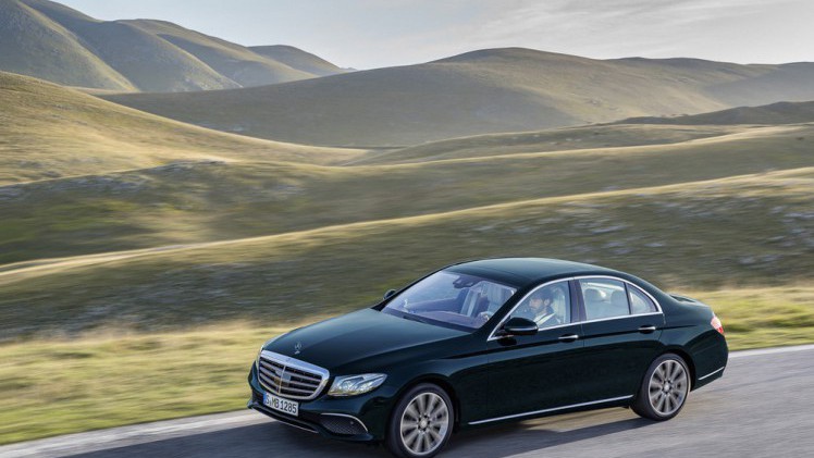 Mercedes-Benz laat de nieuwe E-Klasse W223 al uitlekken. Het model heeft veel weg van zijn grotere en kleinere broer, de S-Klasse en C-Klasse.