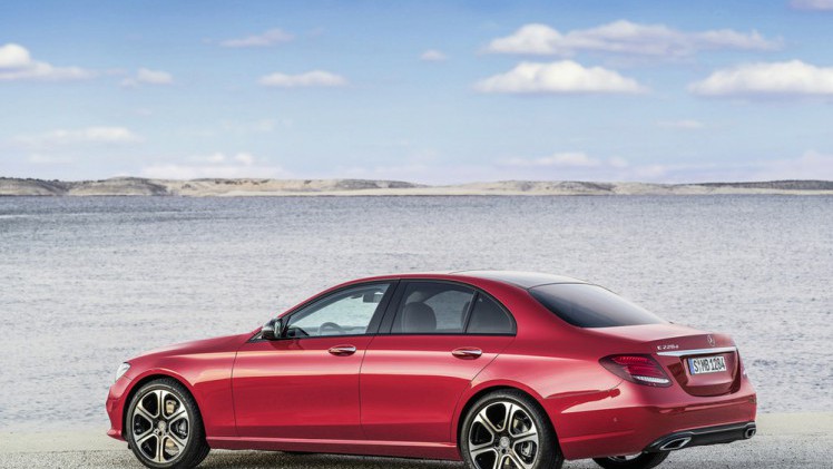 Mercedes-Benz laat de nieuwe E-Klasse W223 al uitlekken. Het model heeft veel weg van zijn grotere en kleinere broer, de S-Klasse en C-Klasse.
