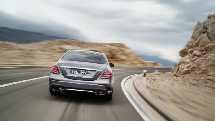 Mercedes-Benz laat de nieuwe E-Klasse W223 al uitlekken. Het model heeft veel weg van zijn grotere en kleinere broer, de S-Klasse en C-Klasse.