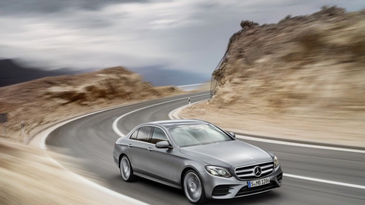 Mercedes-Benz laat de nieuwe E-Klasse W223 al uitlekken. Het model heeft veel weg van zijn grotere en kleinere broer, de S-Klasse en C-Klasse.