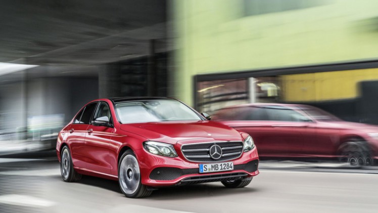 Mercedes-Benz laat de nieuwe E-Klasse W223 al uitlekken. Het model heeft veel weg van zijn grotere en kleinere broer, de S-Klasse en C-Klasse.