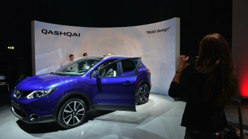 Internationale onthulling nieuwe Nissan Qashqai. Leverbaar vanaf februari 2014. Langer, breder, lager, ruimer en natuurlijk zuiniger dan zijn voorganger.