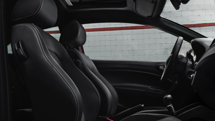 Seat maakt sportief rijplezier extra betaalbaar met de Seat Ibiza Cupra 1.8 TSI, die nu 22.450 euro kost inclusief zesbak en 192 pk.
