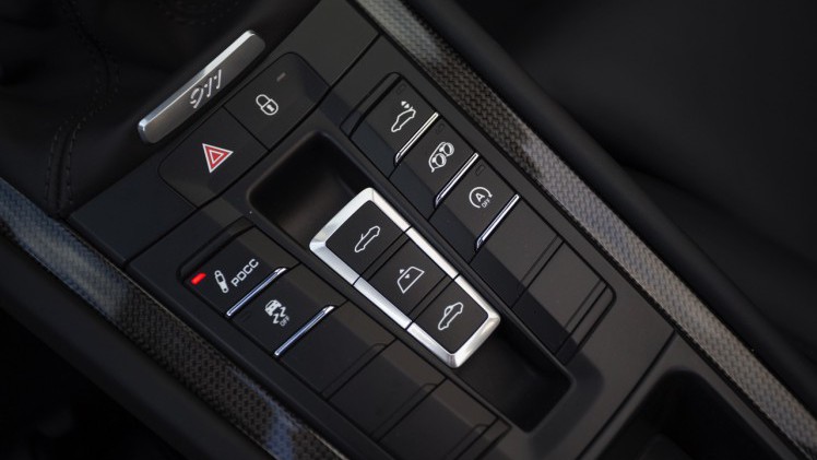 Autotest Porsche 911 Carrera S, de facelift van de 991-generatie is een feit. Verbeterde styling en een opgewaardeerd onderstel maken het icoon nog sterker.