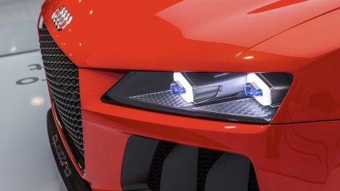 De ontwikkeling van autoverlichting, van halogeen naar xenon en led. Dit jaar doet ook al laserverlichting intrede bij BMW en Audi.