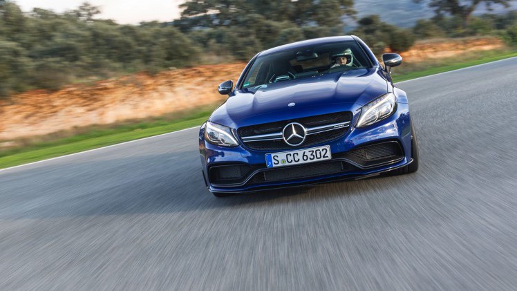 Nul naar honderd in 3,9 seconden, 510 pk, een top van 290 km/h en een soundtrack waar je nekharen van overeind gaan staan. Maak kennis met de Mercedes-AMG C 63 S Coup