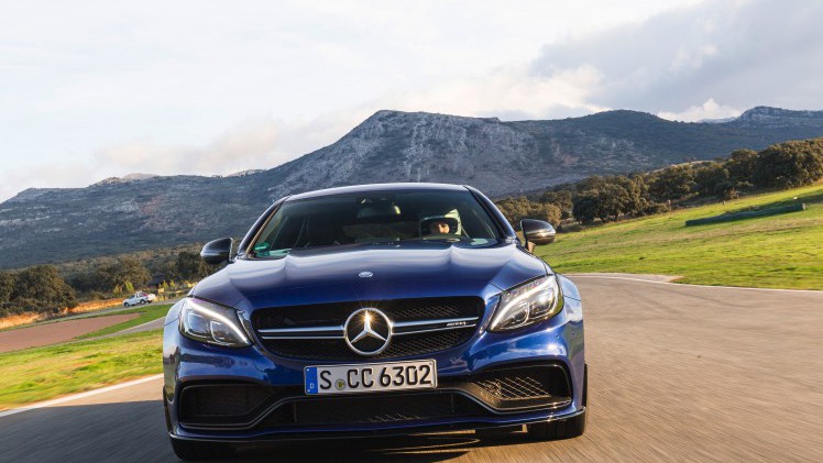 Nul naar honderd in 3,9 seconden, 510 pk, een top van 290 km/h en een soundtrack waar je nekharen van overeind gaan staan. Maak kennis met de Mercedes-AMG C 63 S Coup