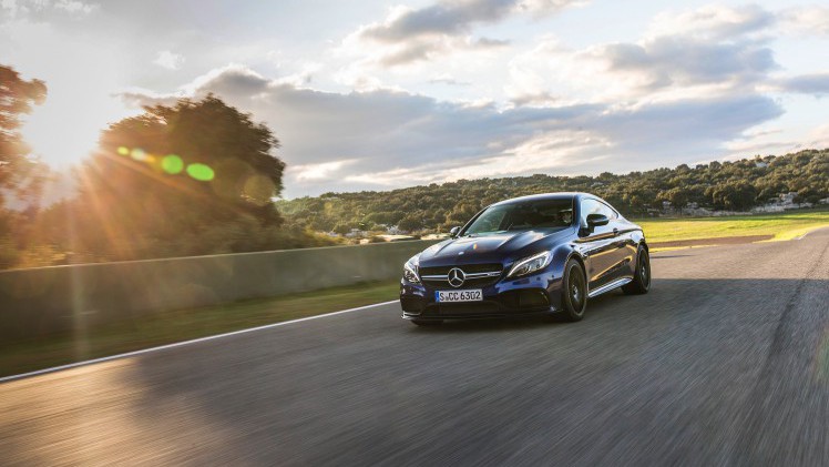Nul naar honderd in 3,9 seconden, 510 pk, een top van 290 km/h en een soundtrack waar je nekharen van overeind gaan staan. Maak kennis met de Mercedes-AMG C 63 S Coup