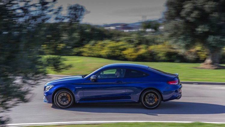 Nul naar honderd in 3,9 seconden, 510 pk, een top van 290 km/h en een soundtrack waar je nekharen van overeind gaan staan. Maak kennis met de Mercedes-AMG C 63 S Coup