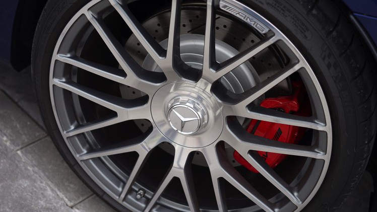 Nul naar honderd in 3,9 seconden, 510 pk, een top van 290 km/h en een soundtrack waar je nekharen van overeind gaan staan. Maak kennis met de Mercedes-AMG C 63 S Coup