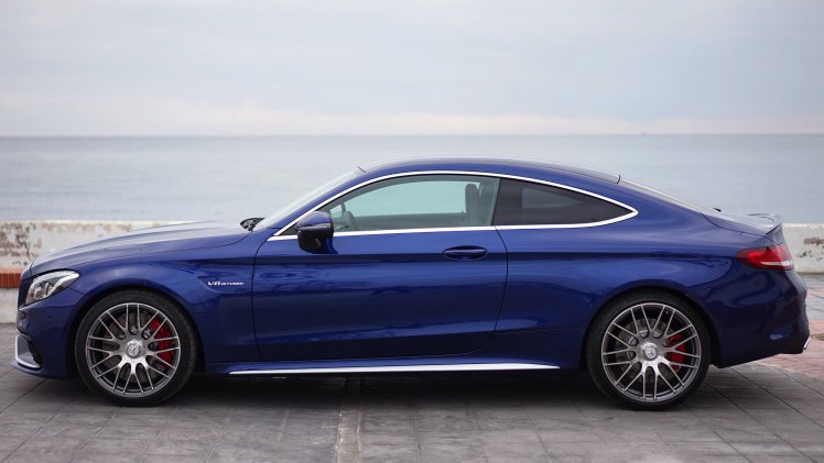 Nul naar honderd in 3,9 seconden, 510 pk, een top van 290 km/h en een soundtrack waar je nekharen van overeind gaan staan. Maak kennis met de Mercedes-AMG C 63 S Coup
