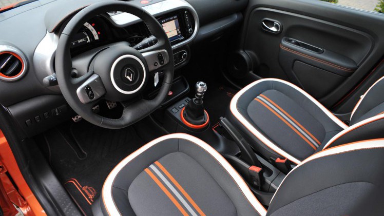 Renault heeft in het programma een lekker snelle uitvoering van de Twingo. Deze GT is onder handen genomen door Renault Sport en dat is altijd goed nieuws.