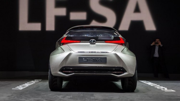 Lexus presenteert LF-SA Concetp als Future Small Adventurer en dus een voorbode van een compacte stadsauto. Het studiemodel staat op de Autosalon van Genve 2015.