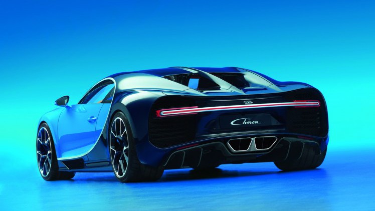 Bugatti Chiron knalt met 1500 pk, 1600 Nm en een topsnelheid van 420 km/u naar de Autosalon van Genve. Een nieuwe supercar is geboren...