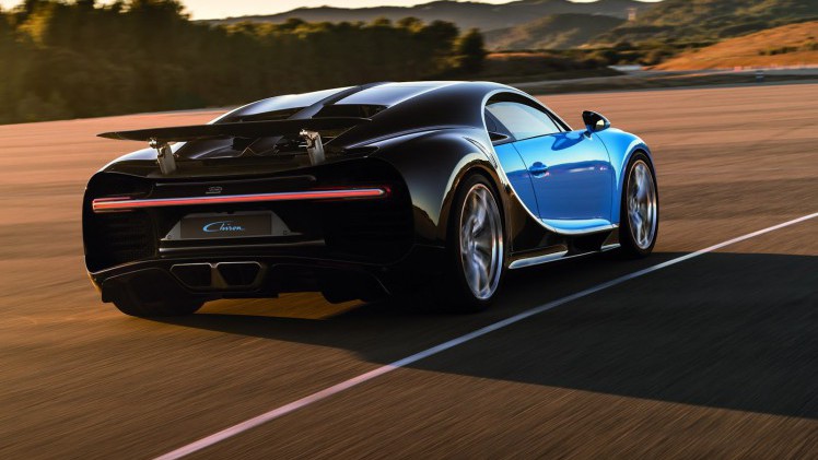 Bugatti Chiron knalt met 1500 pk, 1600 Nm en een topsnelheid van 420 km/u naar de Autosalon van Genve. Een nieuwe supercar is geboren...