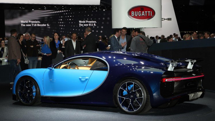 Bugatti Chiron knalt met 1500 pk, 1600 Nm en een topsnelheid van 420 km/u naar de Autosalon van Genve. Een nieuwe supercar is geboren...