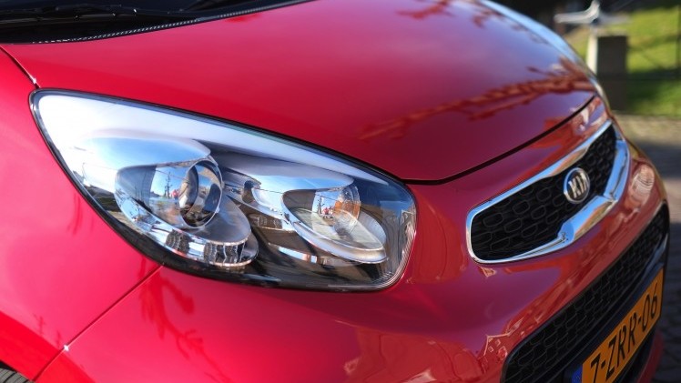 Ingrijpend kun je de facelift van de Picanto niet noemen. Wel brengt de update wat kleine aanpassingen, die hem net weer een beetje beter maken. Wij reden hem over de dijken rond Utrecht.
