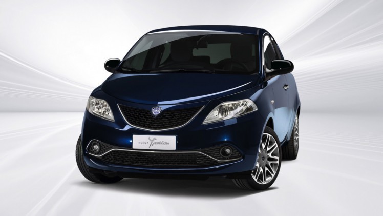 Lancia zet de nieuwe Ypsilon in de prijslijst. Het faceliftmodel is er vanaf 13.900 euro met twee- en vierclinder, maar ook leverbaar als EcoChic op aardgas.